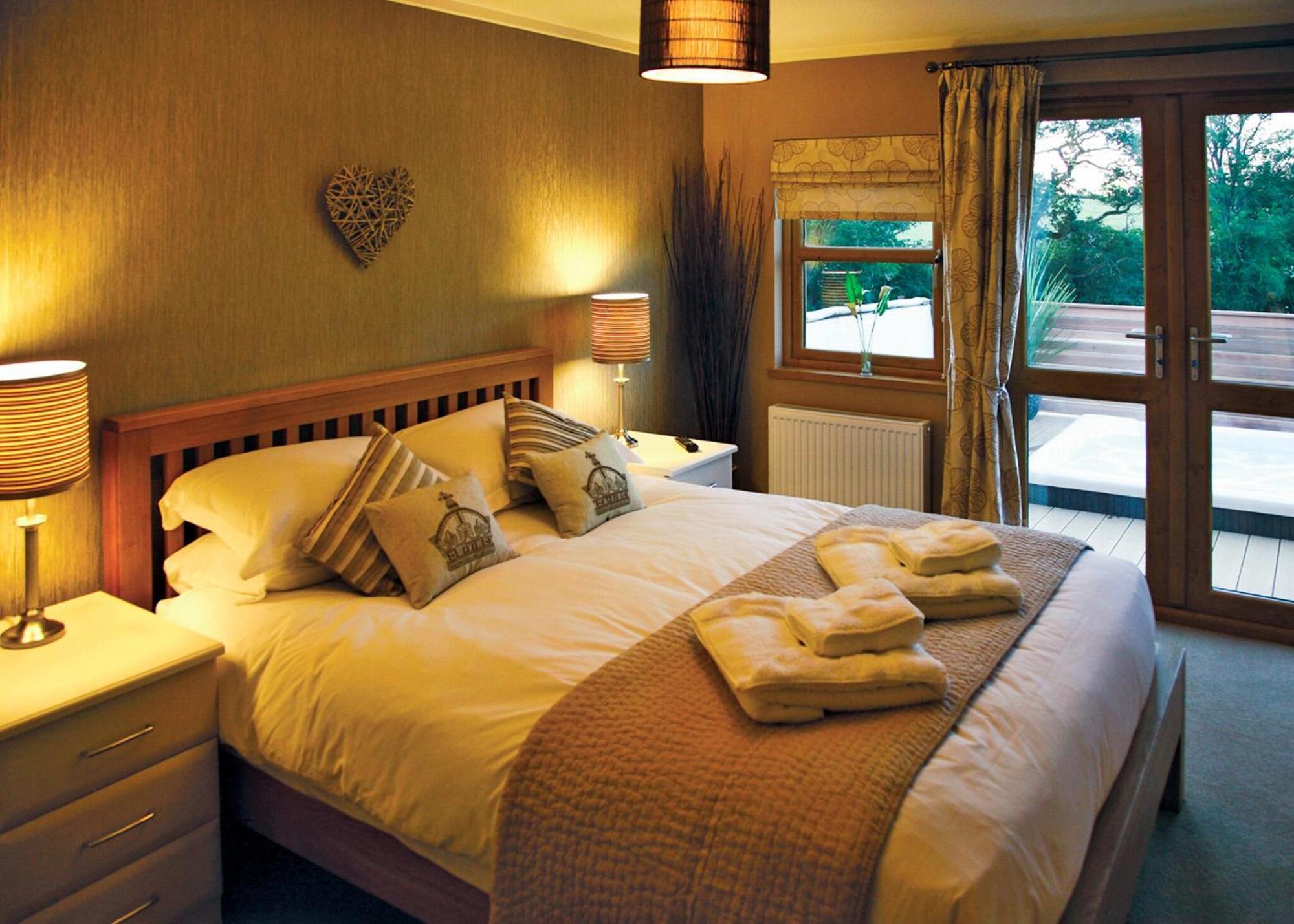 Upton Lakes Lodges Cullompton Phòng bức ảnh